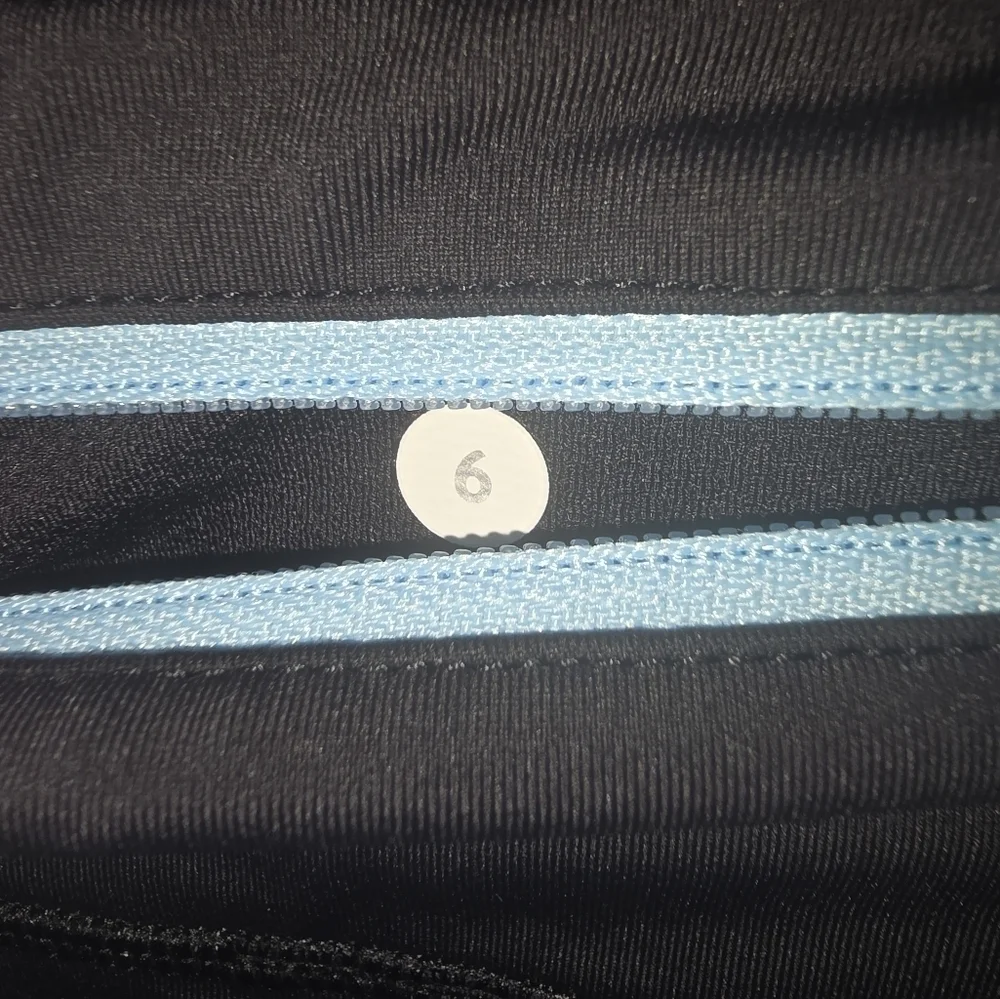 Lululemon Butterfly Angel Wing Run The World 7/8 Leggings Exploded So Fly Size 6 - Picture 8 of 8